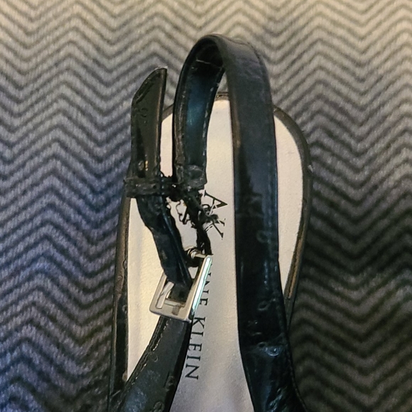 Anne Klein Size 9 pumps. - Picture 2 of 3